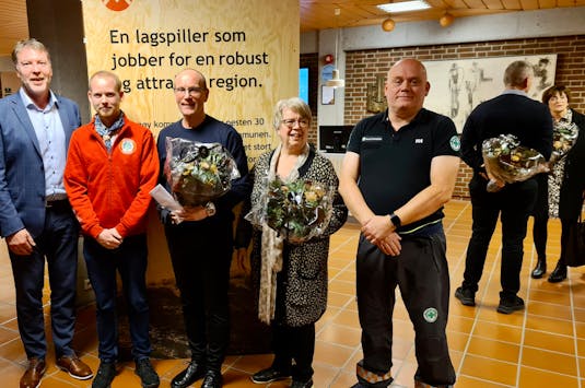 bilde av noen fra koronateamet på Karmøy rådhus i forbindelse med utdeling av karmøyfiskar 2021