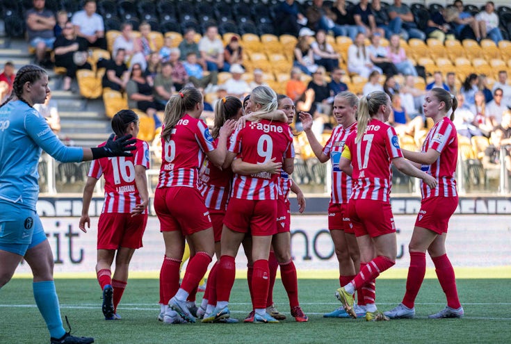 Avaldsnes Toppfotball gruppebilde fra banen under kamp