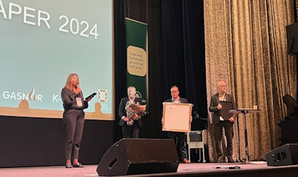 Utdeling av årets Vekst- og nyskaperpris fra scenen under Bedriftens dag 2024